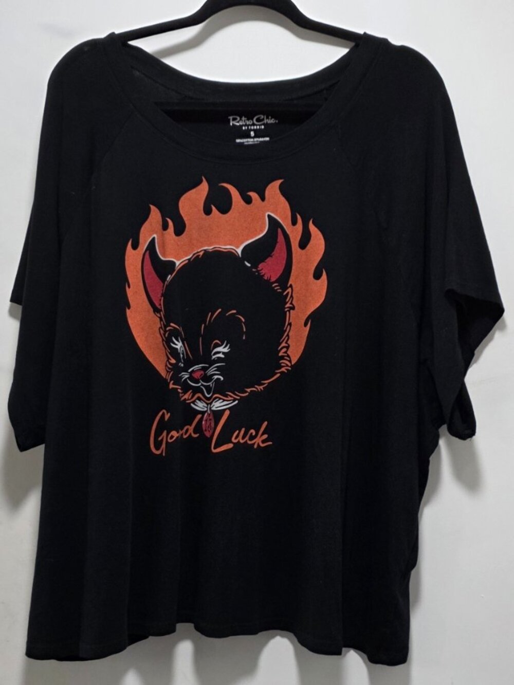 EUC Torrid Size 5 Retro Chic Cropped Tee